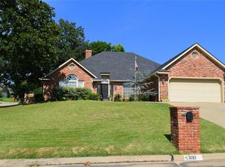 300 Club House Dr, Shawnee, OK 74801