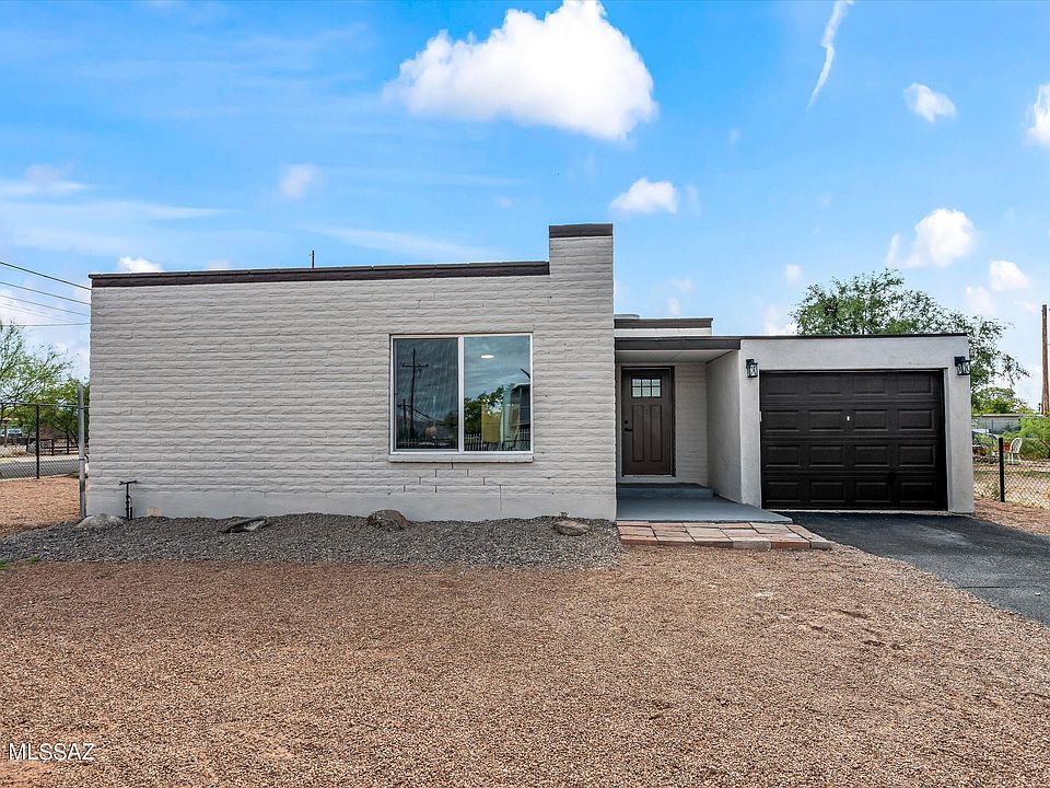 1st image of 1632 N Mohave Ave