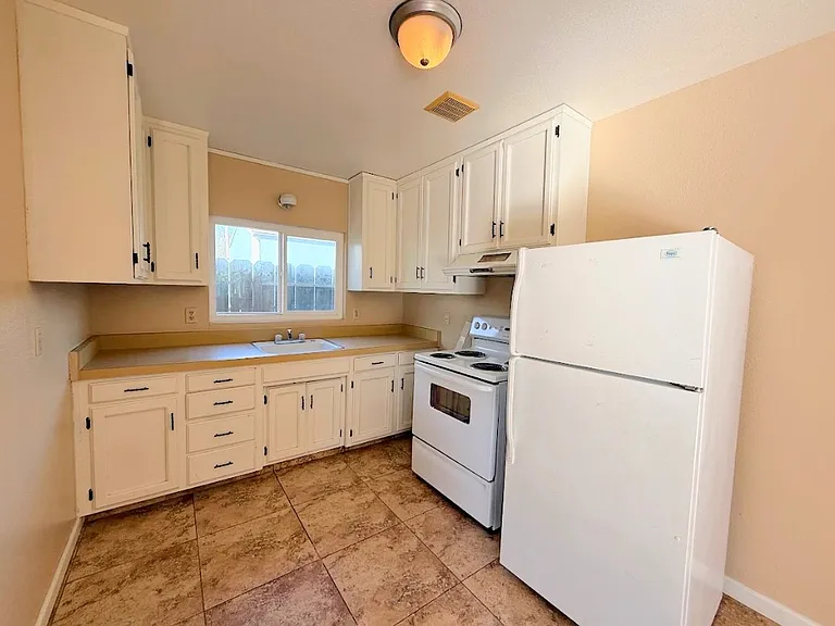 455 Columbia Ave — Photo 19