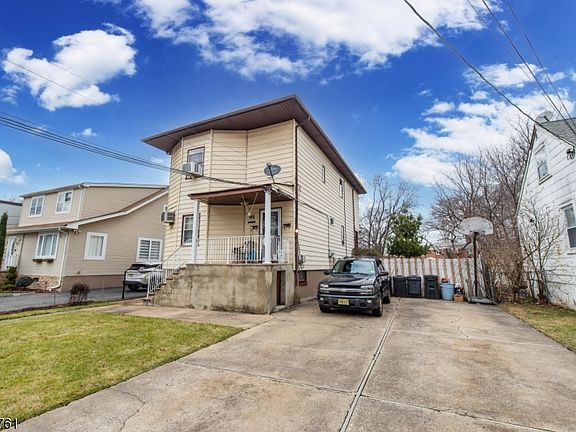 4th image of 95 Chamberlain Ave