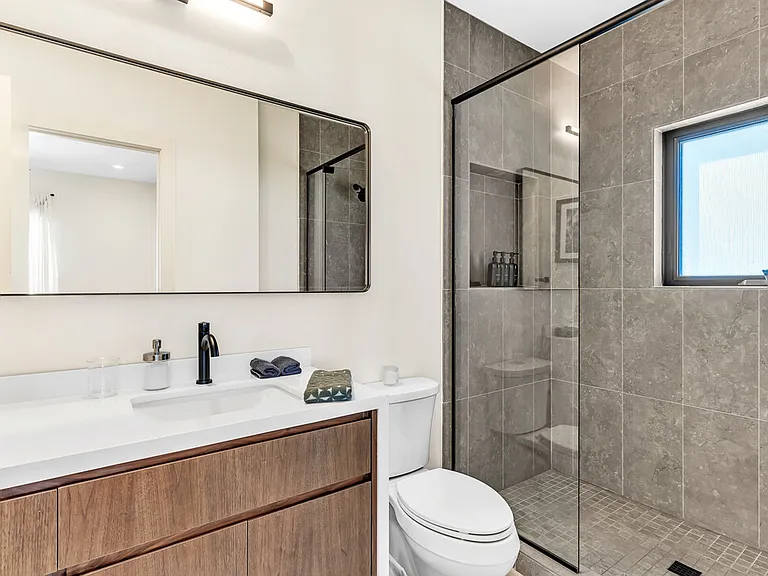 806 N Cleveland St #2 — Photo 36