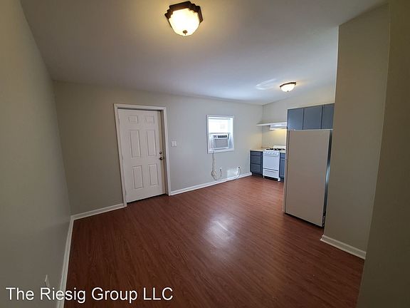 3rd image of 550 Smith St APT 9