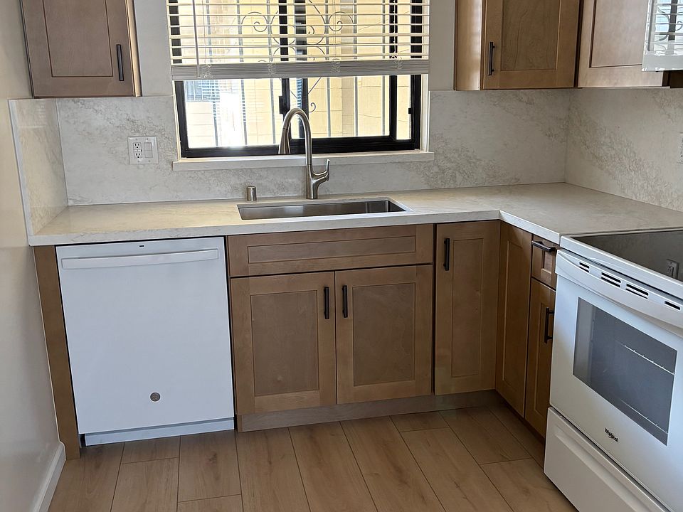 1st image of 859 Commercial Ave #1