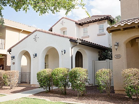 Front View of Gideon