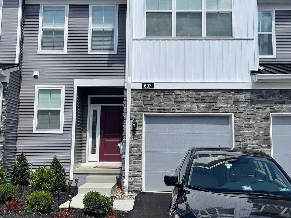 607 Mockernut Ct