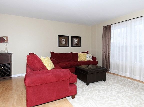 3rd image of 505 Andrew Ln