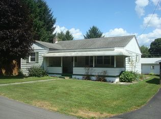 24 Maple St, Milroy, PA 17063