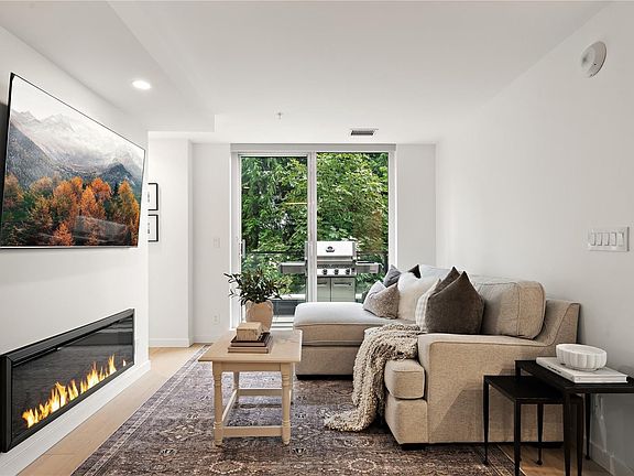 2nd image of 2000 Hannington Rd #222