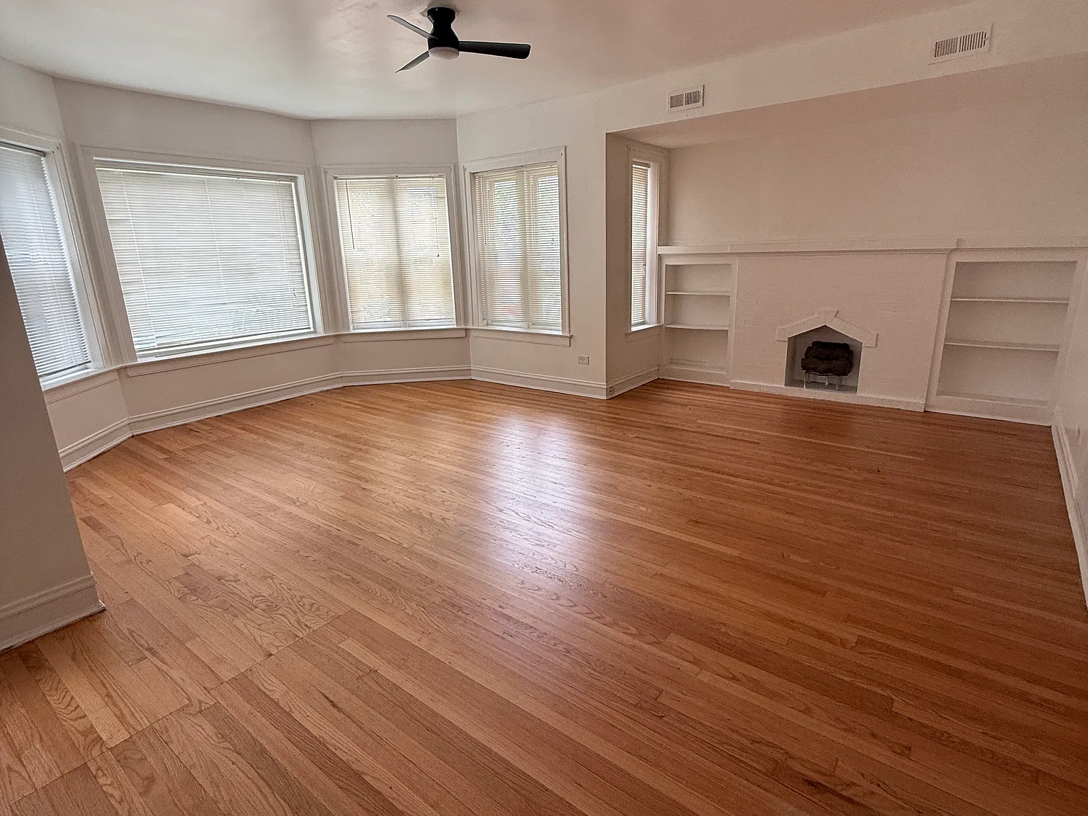 3 bed, 1500 sqft, $1,700 — Photo 2