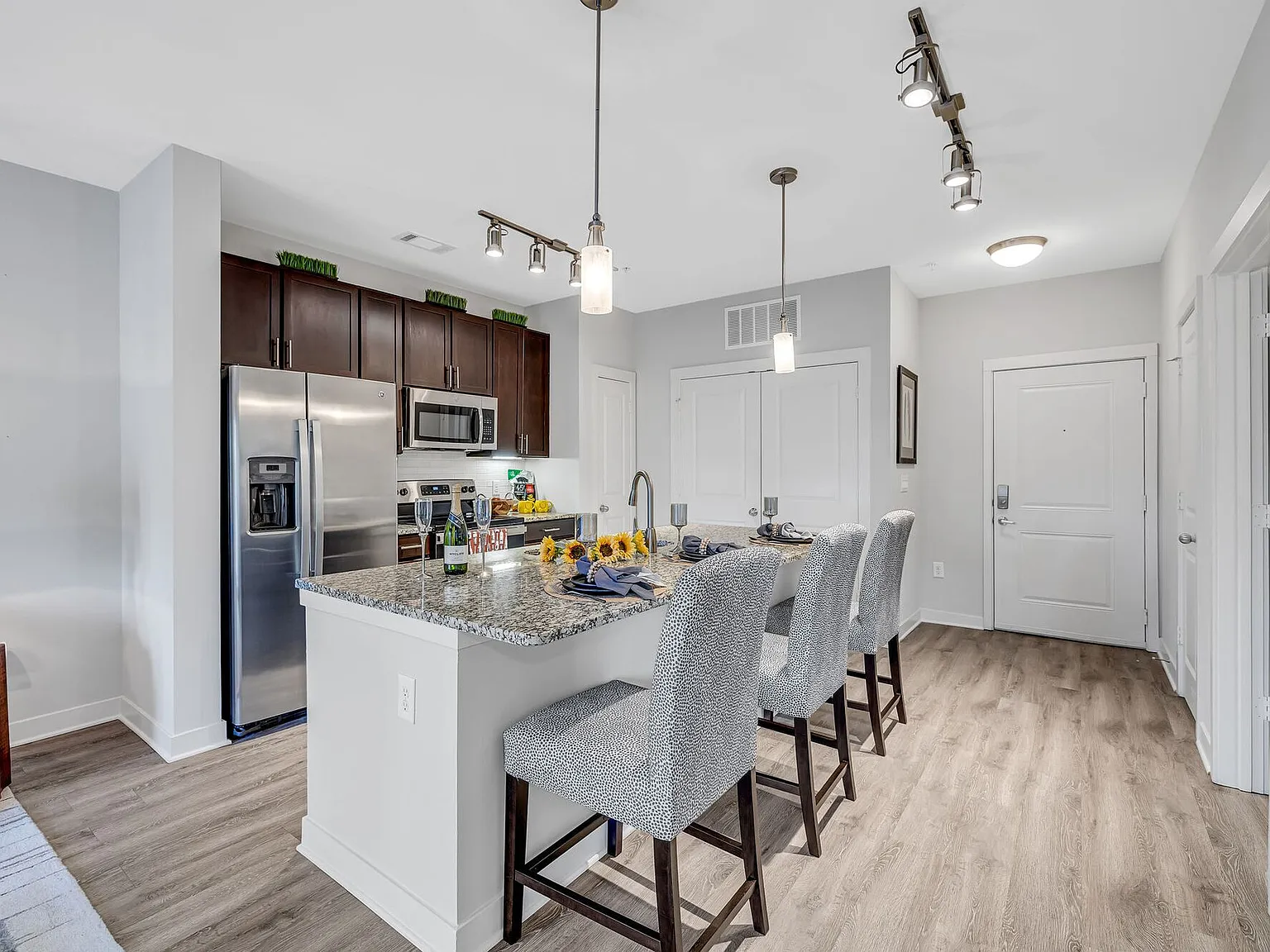 Artessa Apartments — Photo 1