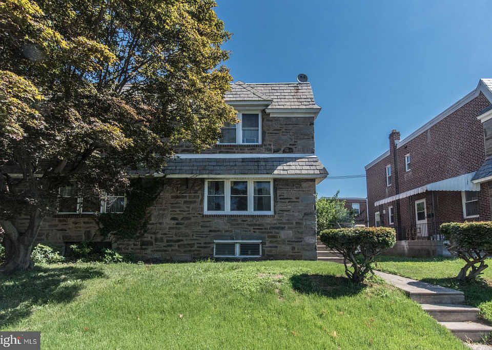 1st image of 1215 Devereaux Ave