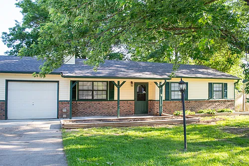 542 N Glacier Dr Photo 1