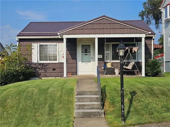 459 Washington St, Springdale, PA 15144