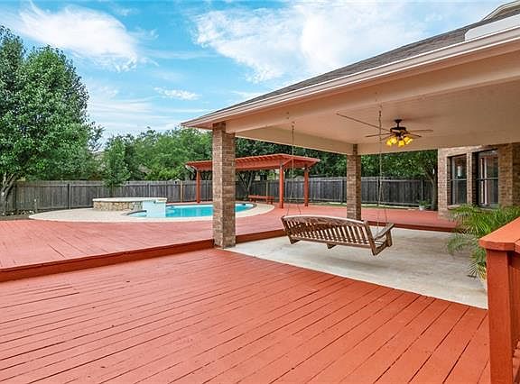 2nd image of 215 Covala Dr