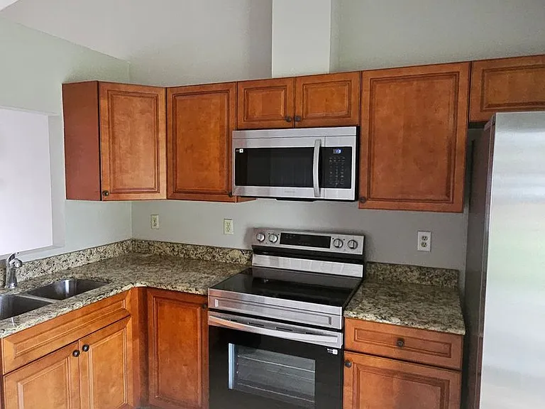 2734 Coral Reef Dr — Photo 4