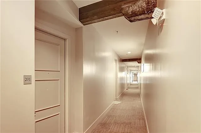 2 bed, 2.0 bath, 1298 sqft, $5,000 — Photo 3