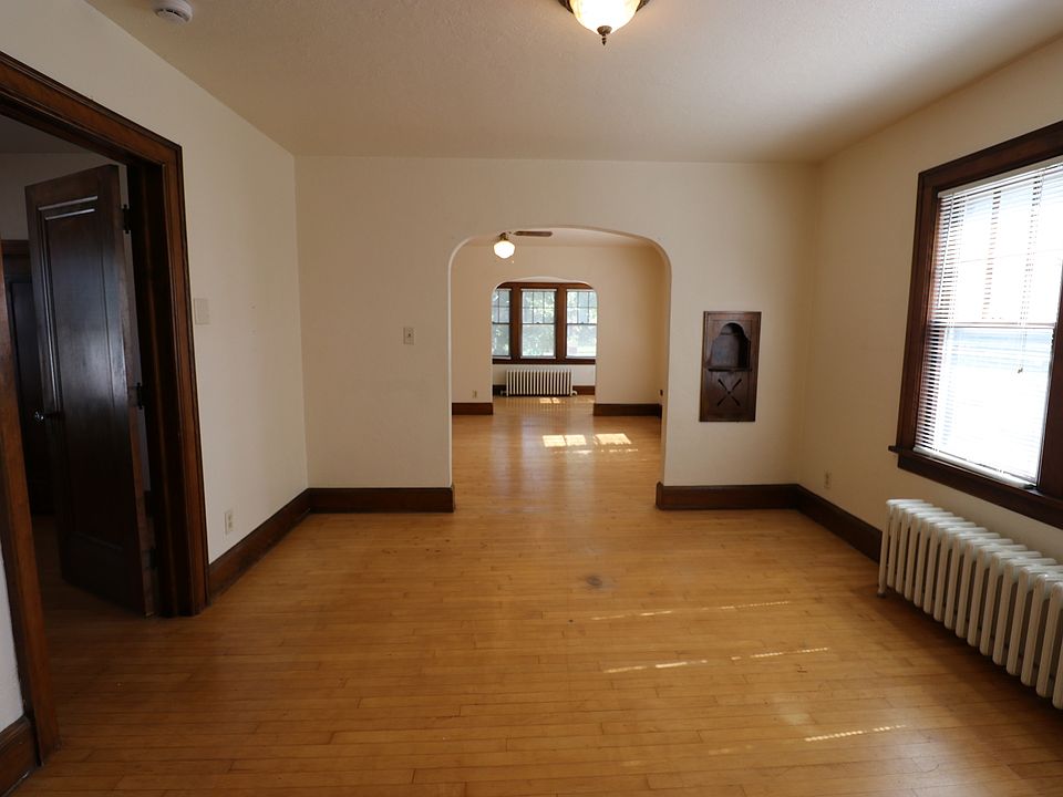 1st image of 426 S Quincy St #11252374