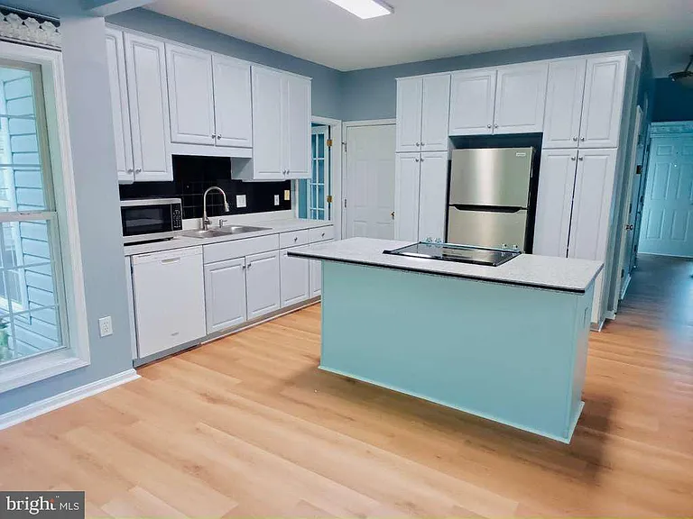 15 Varone Dr — Photo 4