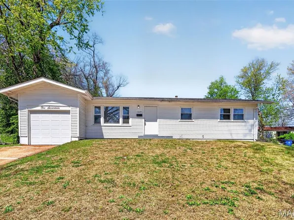 117 Bayview Dr, Saint Louis, MO 63135