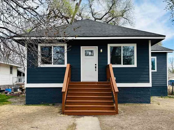 1106 Q St, Bridgeport, NE 69336