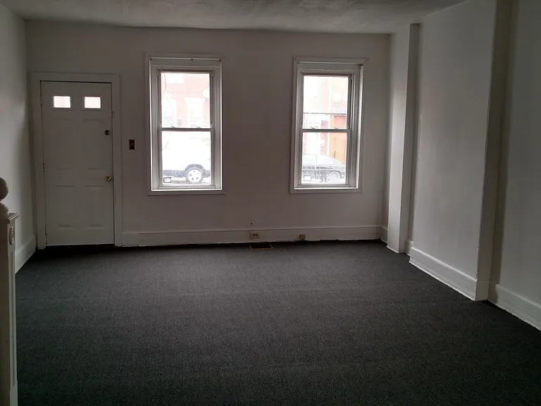 1304 W 4th St — Photo 3