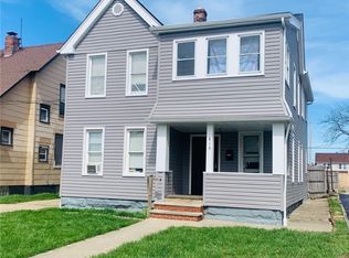 815 Whitcomb Rd, Cleveland, OH 44110