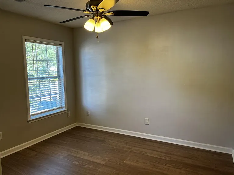 577 Ashland Pkwy — Photo 28