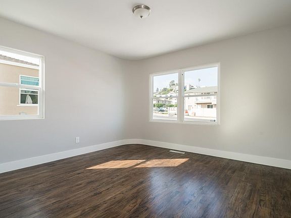 3rd image of 3137-39 Nimitz Blvd
