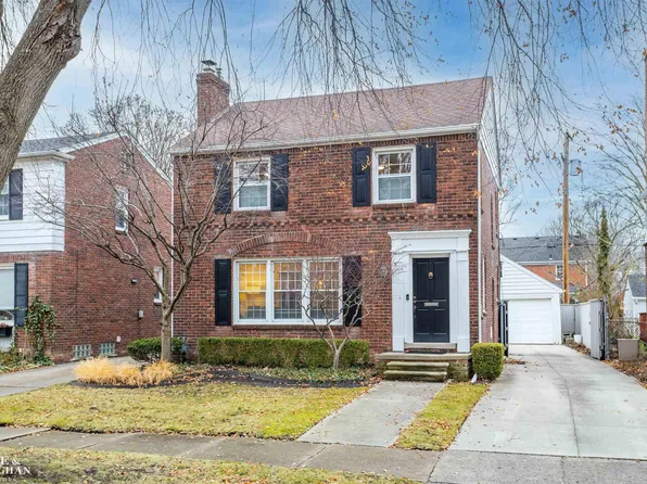 454 Cloverly Rd, Grosse Pointe Farms, MI 48236