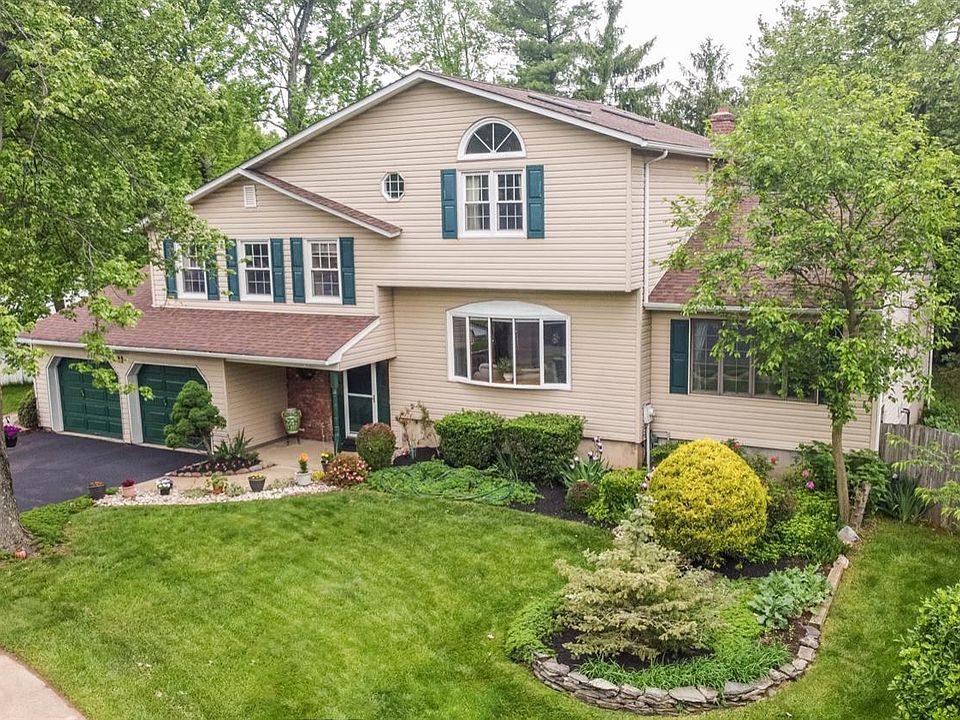 1st image of 11 Sussex Ct