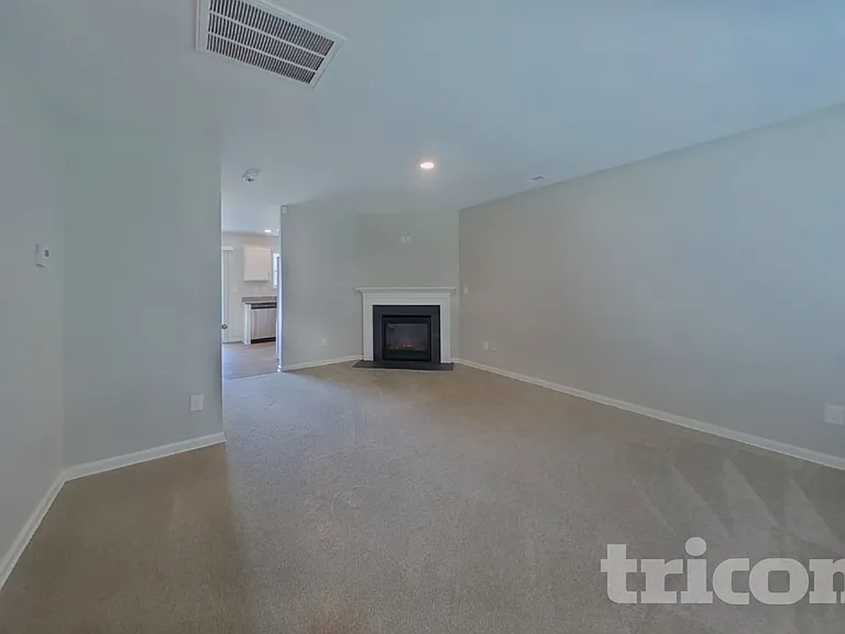 2653 McIntosh St — Photo 2