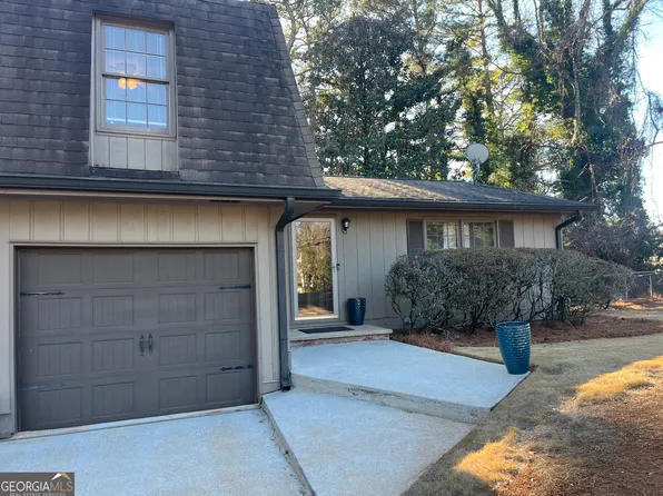 641 Emerald Forest Cir, Lawrenceville, GA 30044