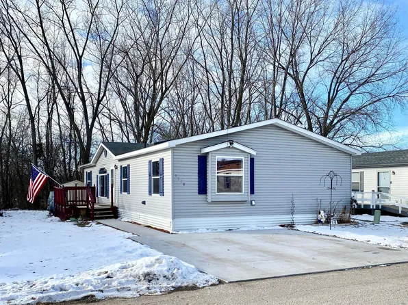 1339 Pine Tree Dr, Maplewood, MN 55119