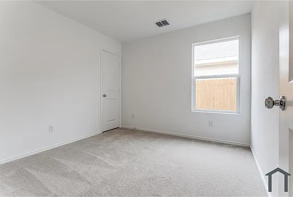 127 Sunflower St — Photo 9