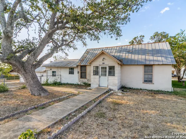 803 RIDGEWOOD, Comfort, TX 78013