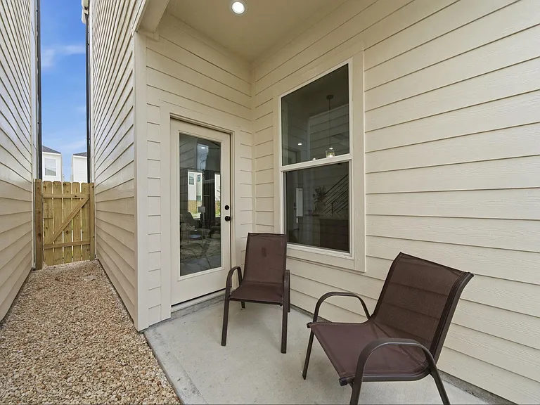 8910 Knoll Leaf Dr — Photo 21