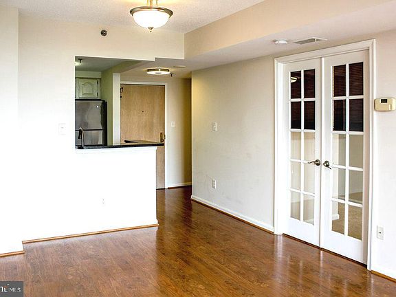 3rd image of 4808 Moorland Ln #Penthouse 1208