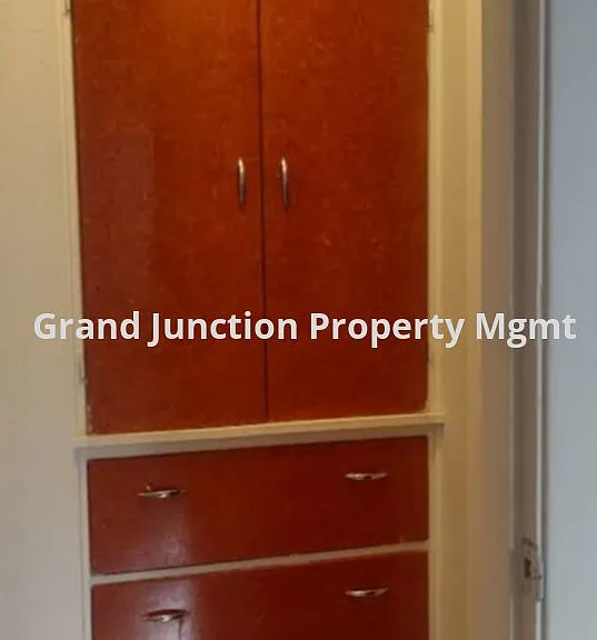 522 Compton St — Photo 24