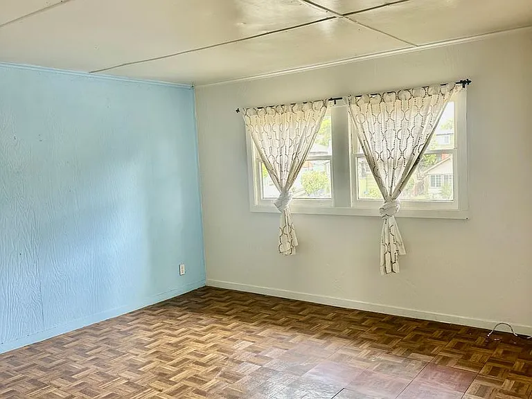 825 Carolina St — Photo 2