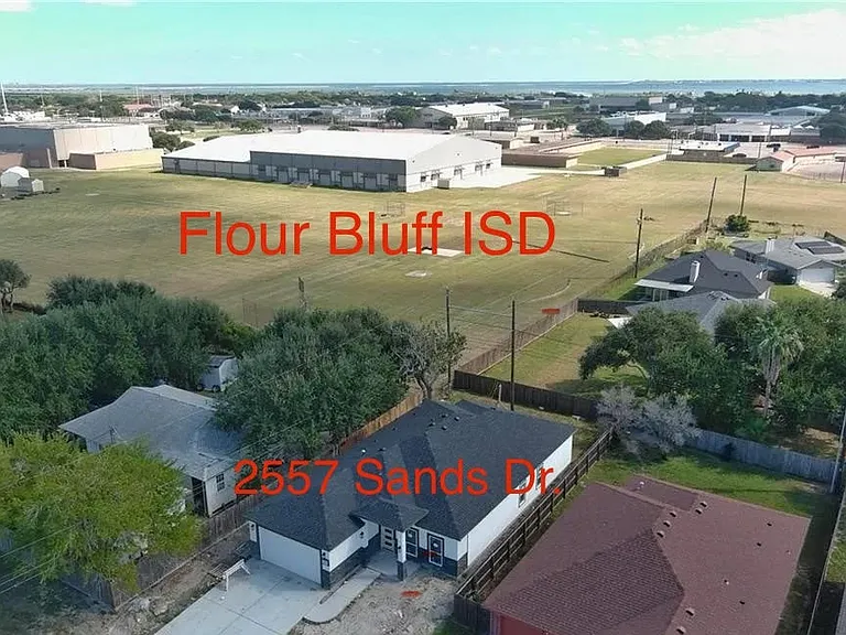 Sands Dr — Photo 17