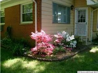 7 Homestead Rd, Elmwood Park, NJ 07407