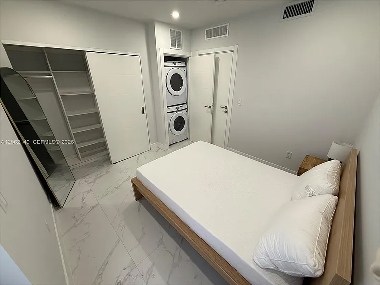 944 Jefferson Ave #16 — Photo 11