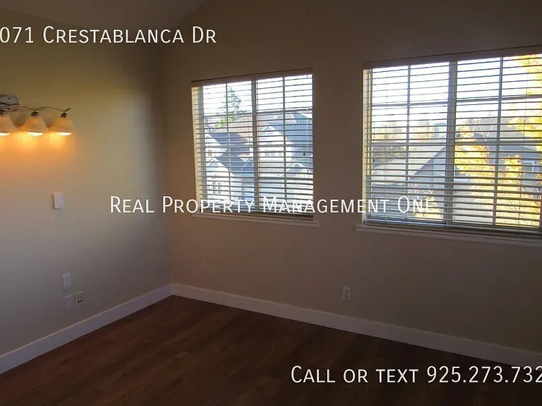 3071 Crestablanca Dr — Photo 40