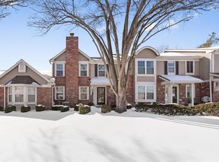 15804 Spears Ridge Dr, Chesterfield, MO 63017