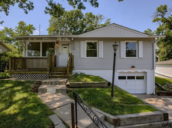 1004 Pleasant Dr, Plattsmouth, NE 68048