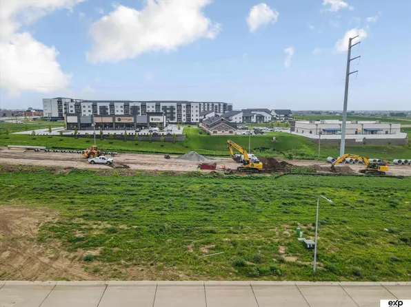 20132 R St, Elkhorn, NE 68022