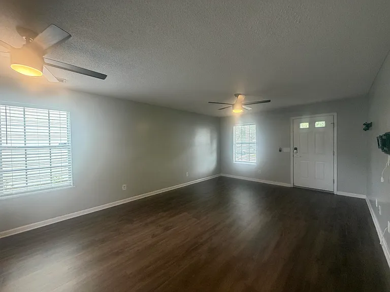 1755 Polaris Dr — Photo 10