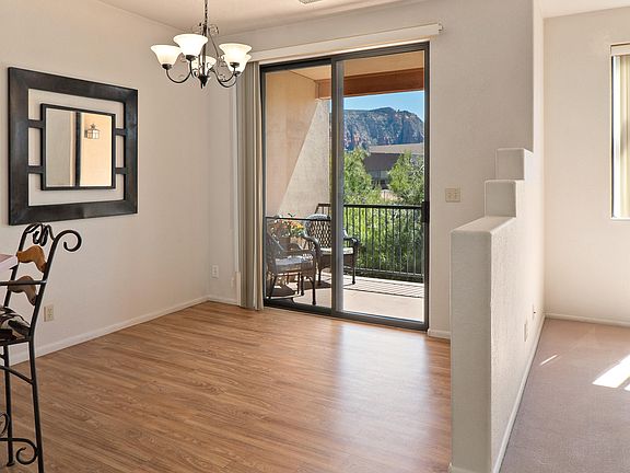 4th image of 105 Sugarloaf St #1-6