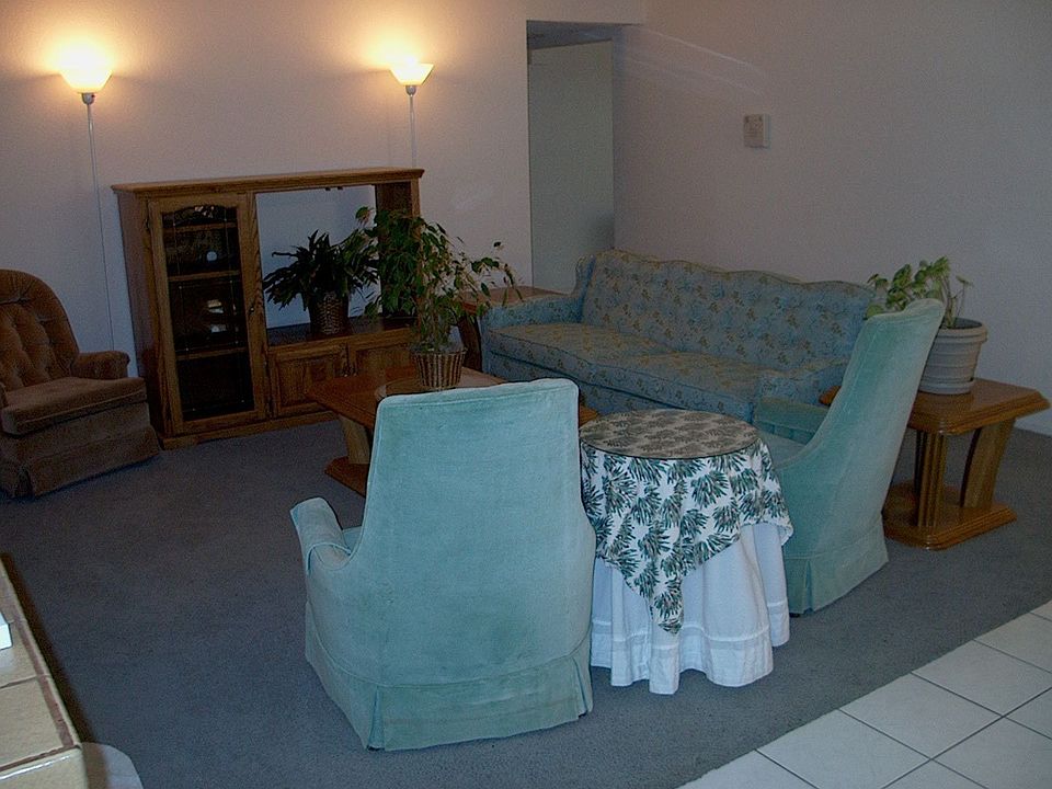 2nd image of 371 Bundy Ave