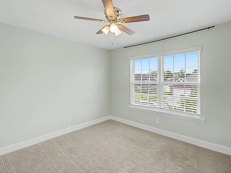 906 Rachel Ln — Photo 19